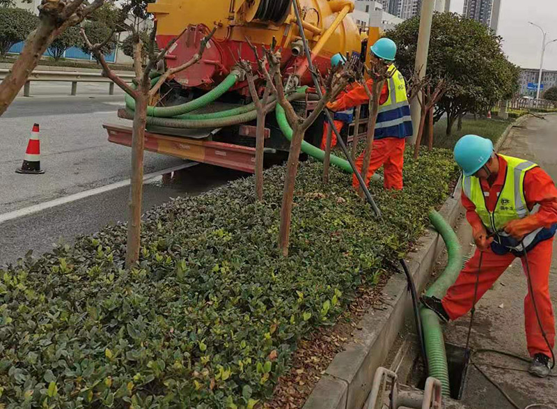 聂拉木市政管道清淤
